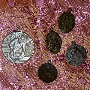 RELIGIOUS (catholic) vintage pendant bundle (5)